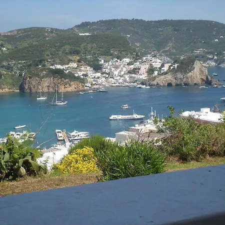 Bed & Breakfast Pina Ponza