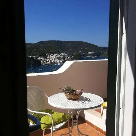 Bed & Breakfast Pina Ponza